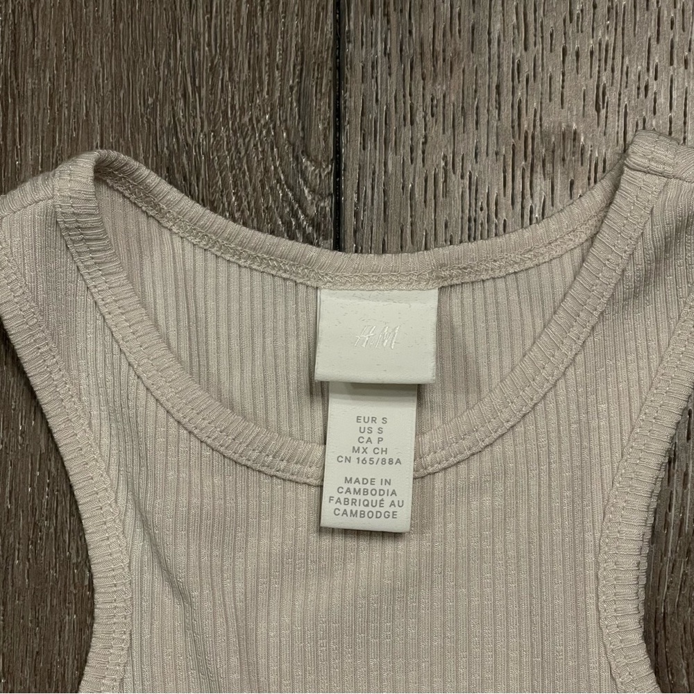 H&M Racer Tank - Picture 2 of 3